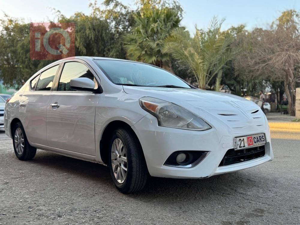 نيسان فيرسا